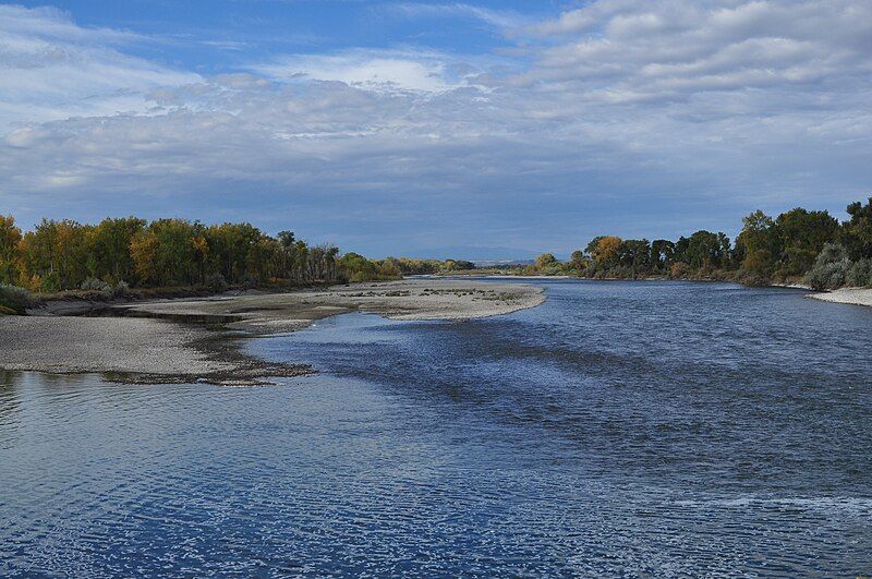 File:Yellowstone-river-laurel-mt-10052010-rogermpeterson-010.jpg