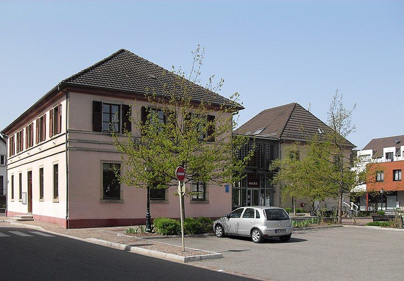 File:Zillisheim, Mairie.jpg