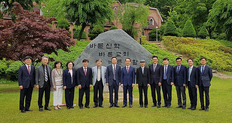 File:합동신학교교수들2018.jpg