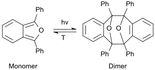 File:1,3-Diphenylisobenzofuran Dimerisierung.svg