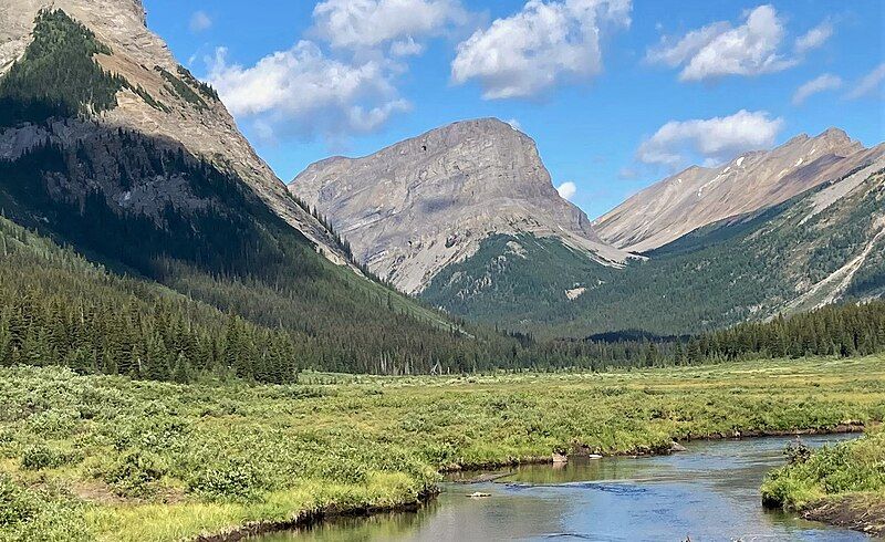 File:Cave Mountain, Banff.jpg