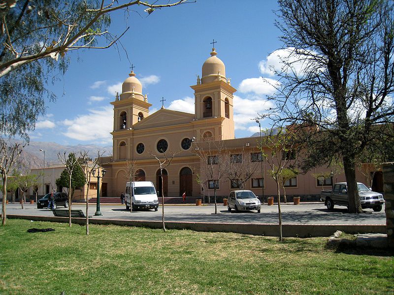 File:Church at Cafayate.jpg