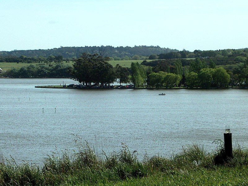 File:Club-de-Pescadores-LagunadelosPadres.jpg