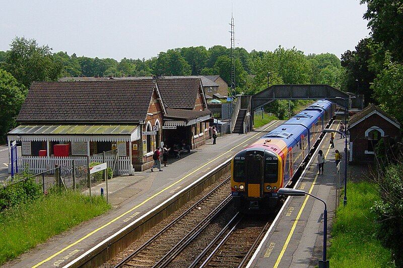 File:FrimleyRailwayStation.jpg