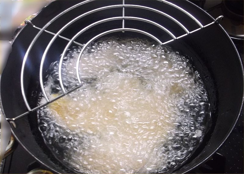 File:Frying tempura 2014.jpg