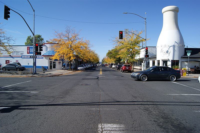 File:GarlandBusinessDistrictSpokane.jpg