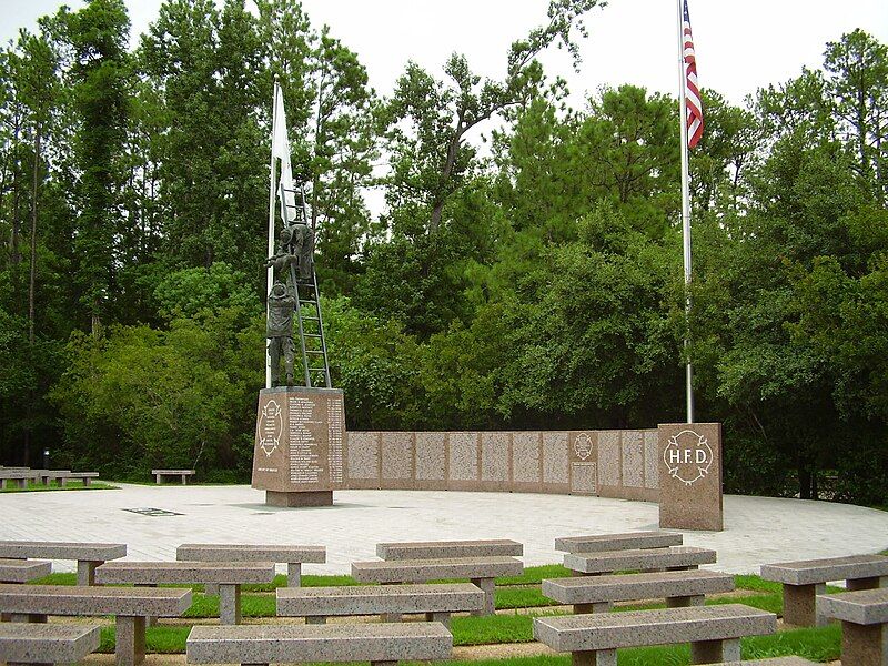 File:HoustonFireDepartmentMemorial.JPG