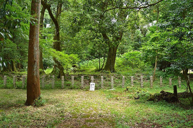 File:Izushi-jinja kinsokuchi.JPG