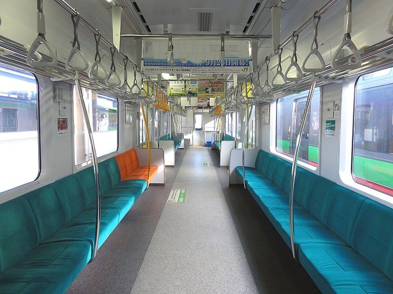 File:JRH-733 inside 20120901.jpg