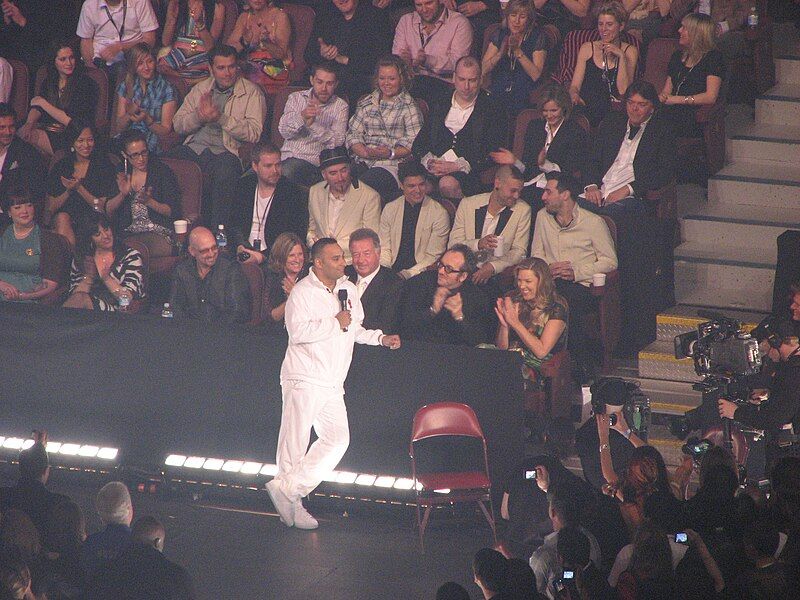 File:JunoAwards2009-RussellPeters.jpg