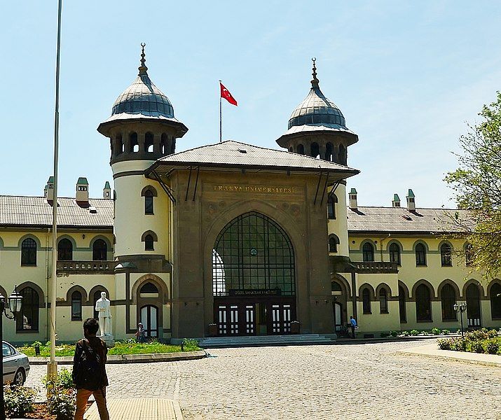 File:KaraağaçRailwayStation (cropped).JPG