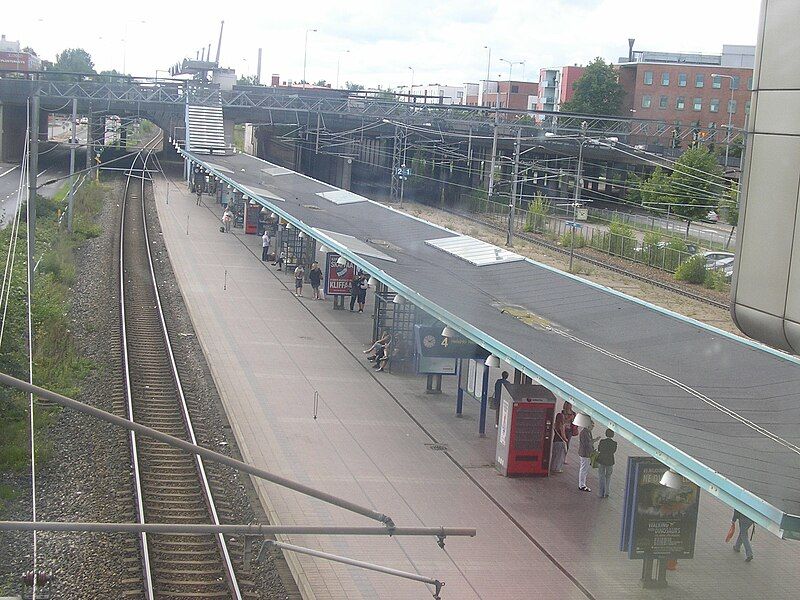 File:Malmi railway station.jpg