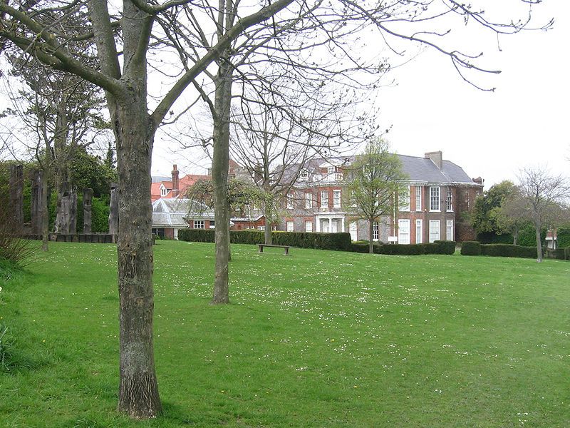 File:Manor Gardens.jpg