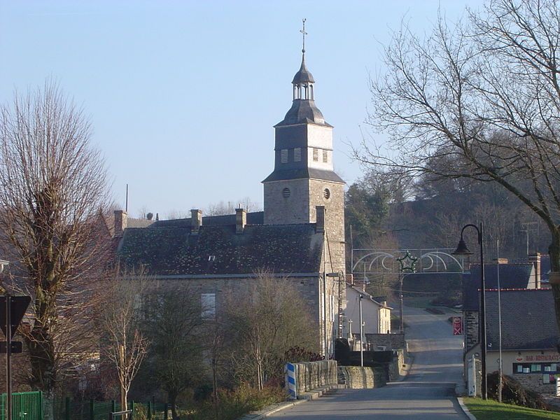 File:Montreuil-sous-Pérouse - église.jpg