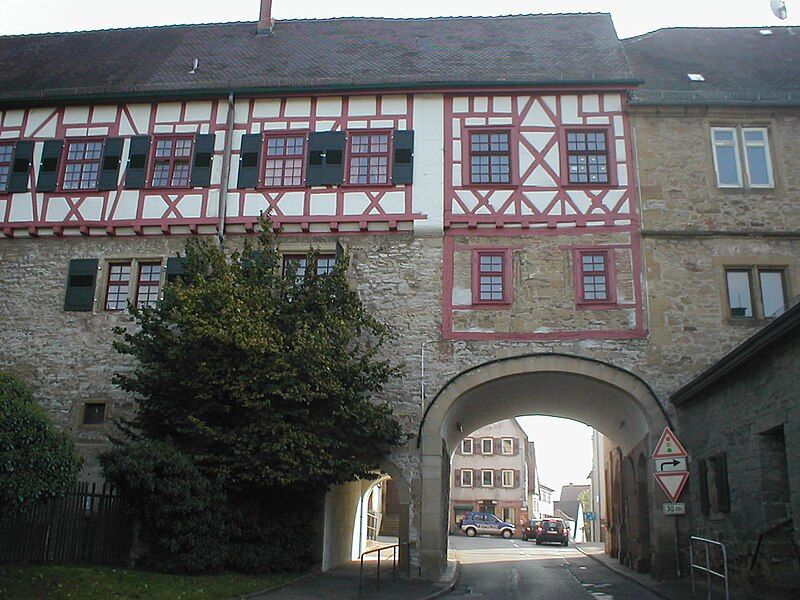 File:Neuenstadt-schloss-11.JPG