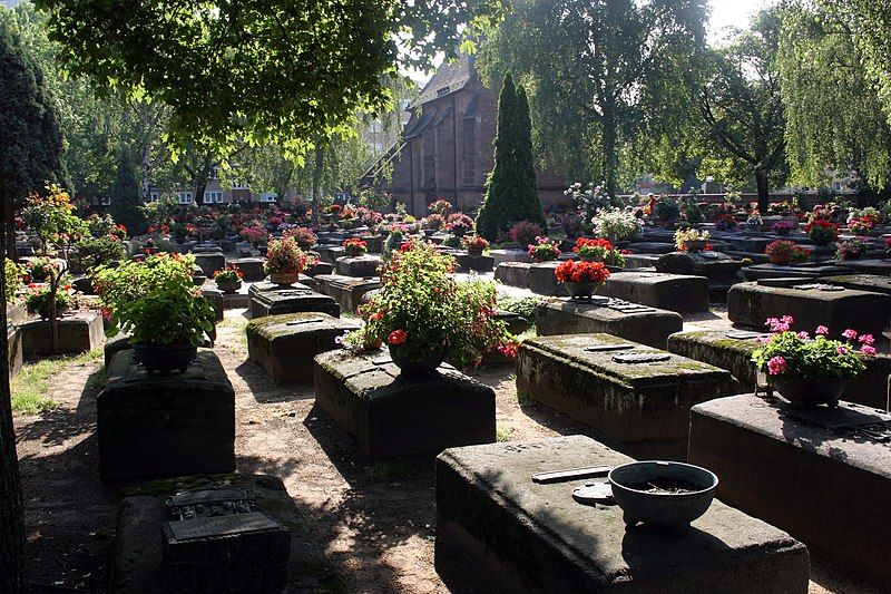 File:Nuernberg-Rochusfriedhof-18-2006-gje.jpg