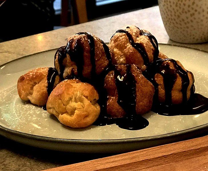 File:Profiteroles.jpg