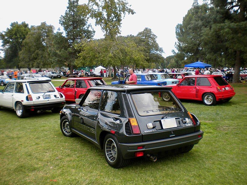 File:R5 Turbo 2's.jpg