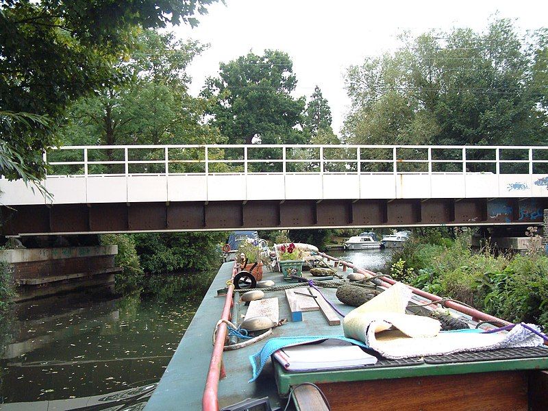 File:Roydon railway bridge.jpg