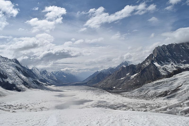 File:Snow Lake Pakistan.jpg