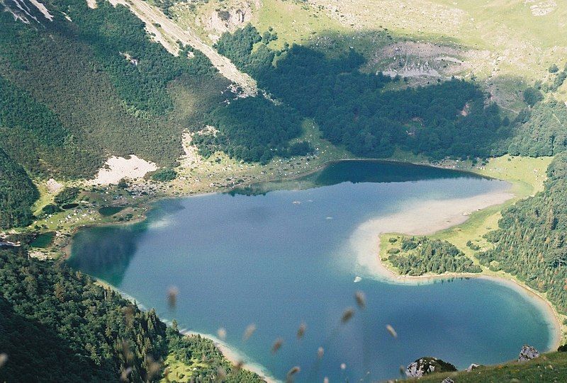 File:Trnovacko jezero.jpg