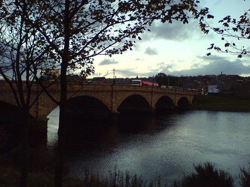 File:Victoria Bridge.JPG