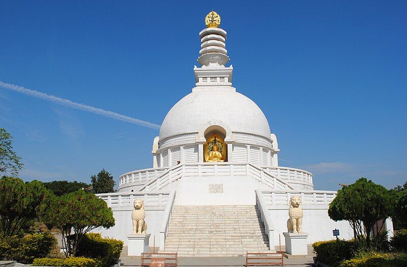 File:Viswasanthi Stupa, Wardha.JPG