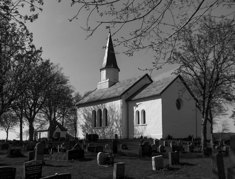 File:Ørland kirke.jpg