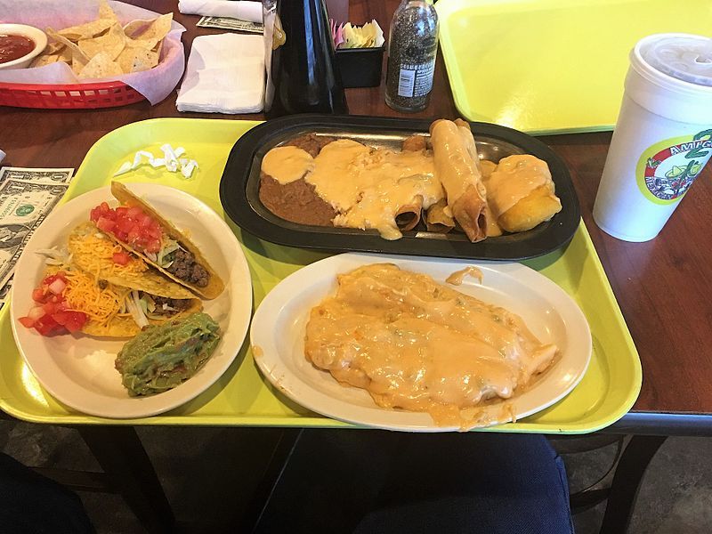 File:2 Amigos Meal.jpg