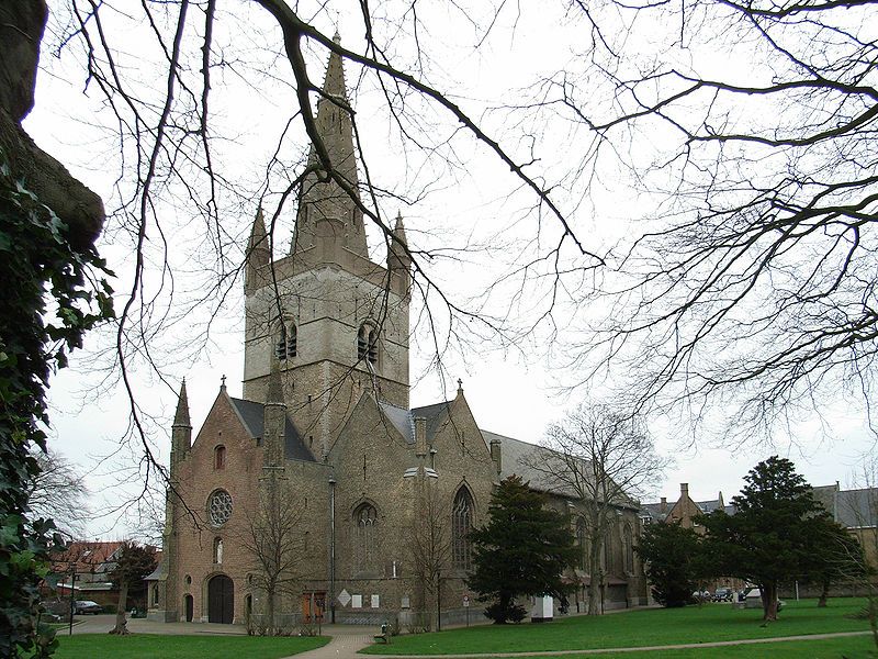 File:Church of Gistel.jpg