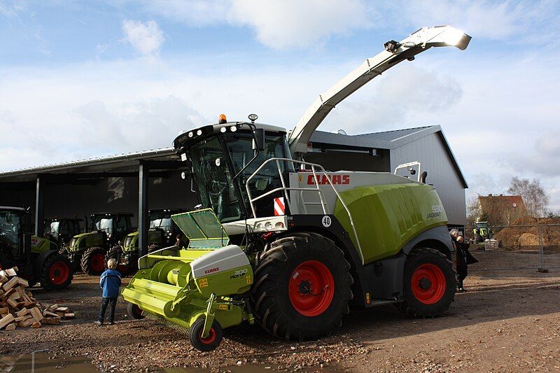 File:Claas Jaguar 930.jpg