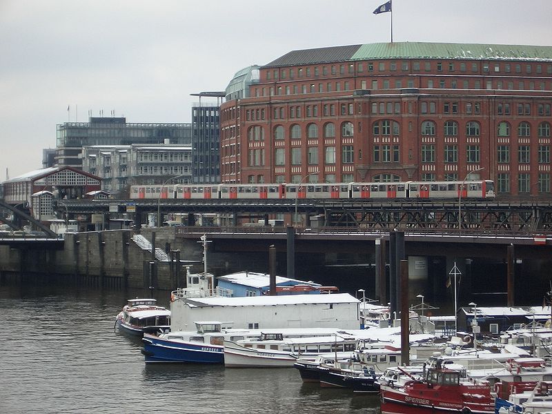 File:Hamburg U-Bahn Baumwall.JPG