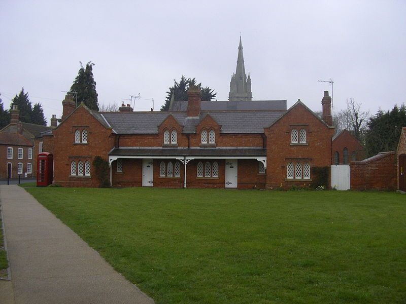 File:Heckington Village Green.JPG