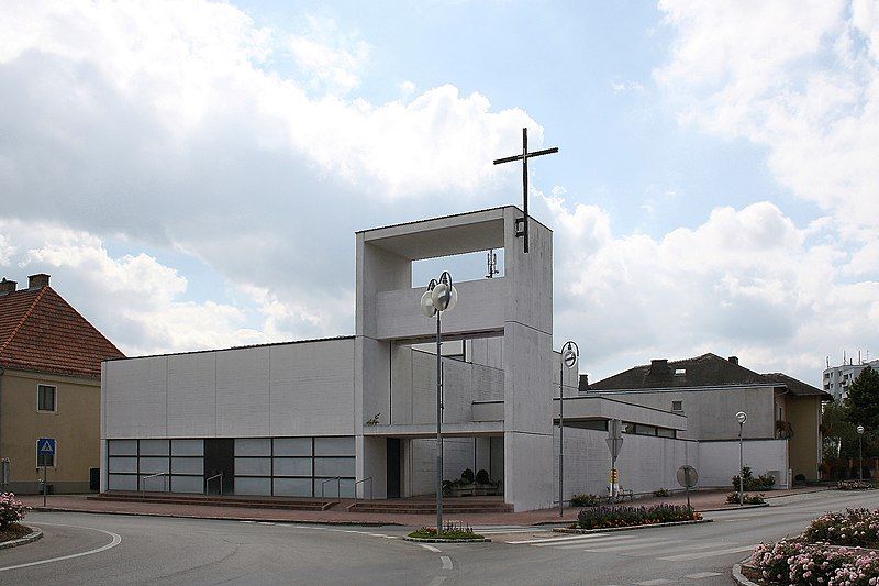 File:Möllersdorf Kirche.JPG