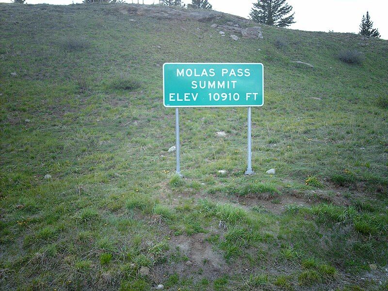 File:Molas Pass sign.jpg