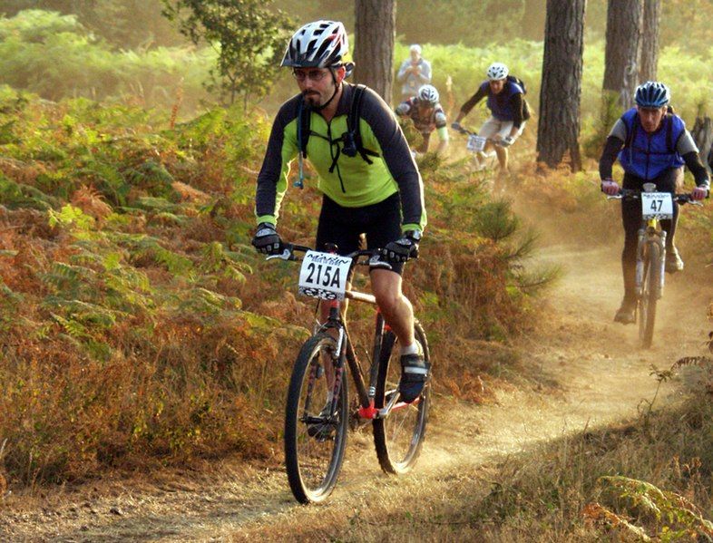 File:Mountain-bike-racing.jpg