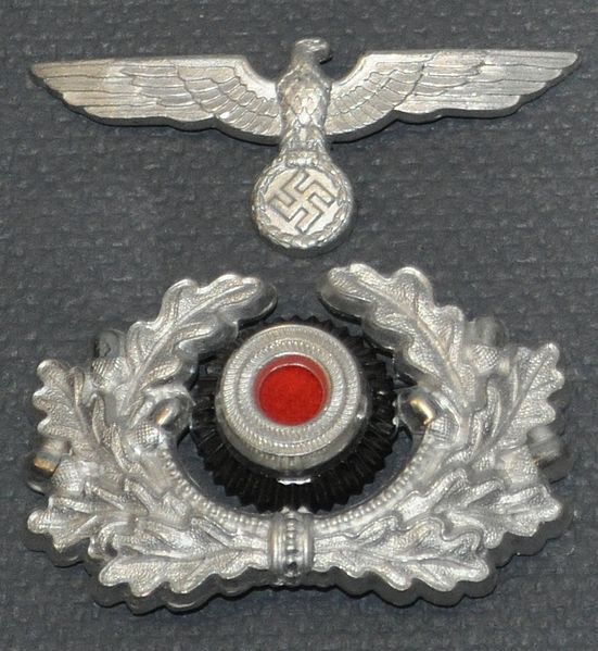 File:Schirmmutze cap badges.jpg