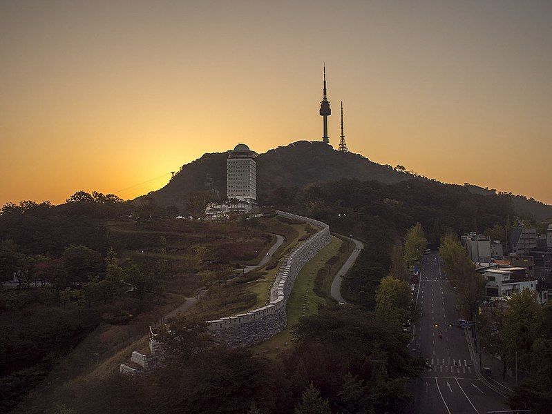 File:Seoul Tower (15492823806).jpg