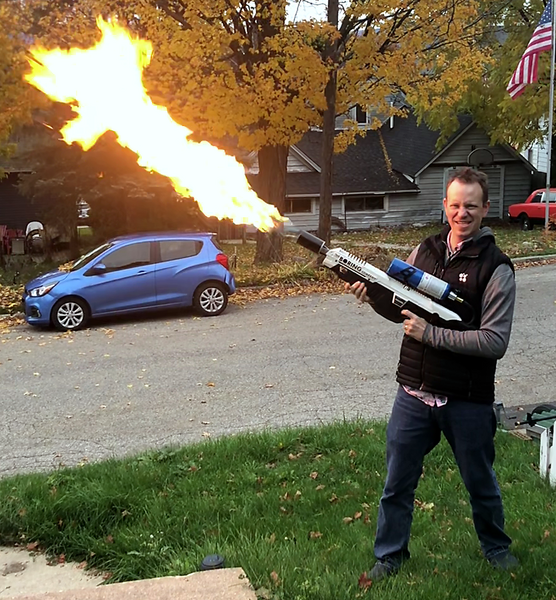 File:Shawnp0wers-grinning-flamethrower.png