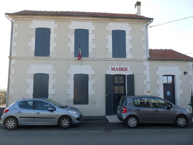 File:Stouen17 mairie.JPG