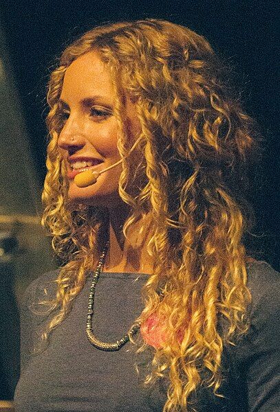 File:Suzannah Lipscomb 2013.jpg