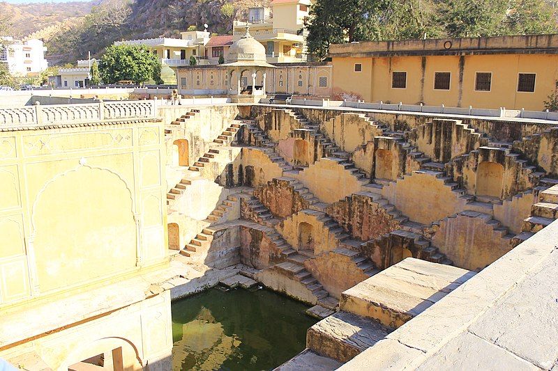 File:3 step stepwell.jpg