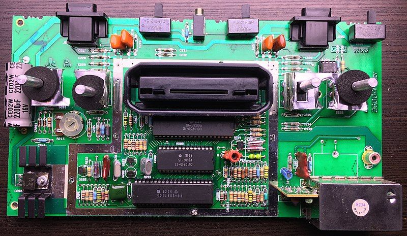 File:Atari-2600-Four-Switch-Motherboard-Flat-1982.jpg