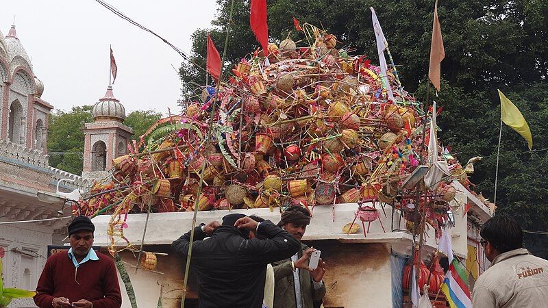 File:Bandakpur Kanvars.JPG