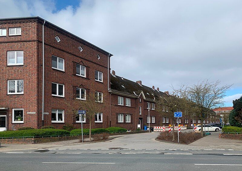 File:Cuxhaven Delftstraße 1-13.jpg