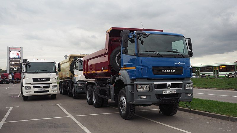 File:KAMAZ 6580 family.jpg