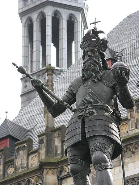 File:Karl Aachen Rathaus.JPG