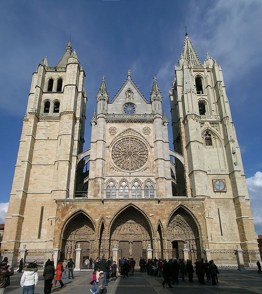 File:Leon cathedral facade.jpg