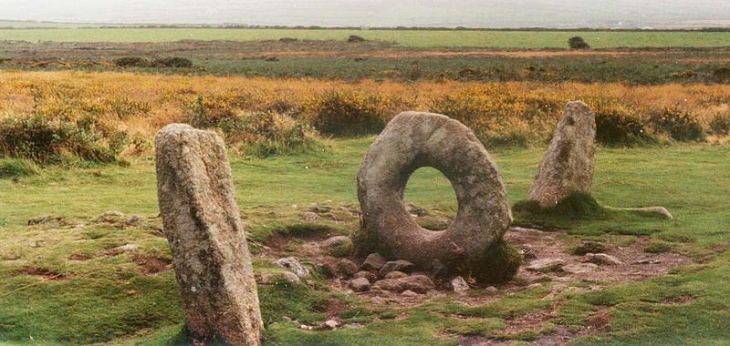 File:Men-an-tol.jpg