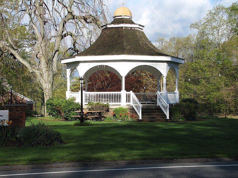 File:Monroe Gazebo.jpg